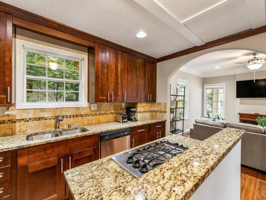 Gorgeous East Village Home Near Downtown Sleeps 12 5 Bedrooms Coffee Bbq Ac Parking Atlanta Exteriér fotografie